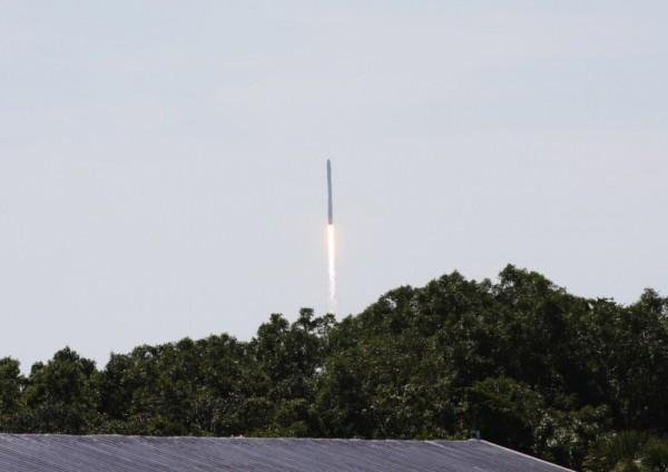 SpaceX's Falcon 9 rocket breaks up shortly after launch - Photos,Images ...