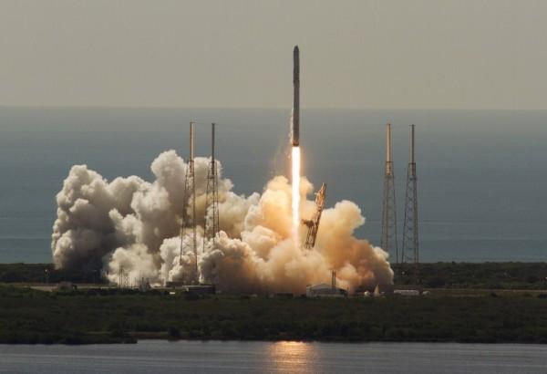 SpaceX's Falcon 9 rocket breaks up shortly after launch - Photos,Images ...
