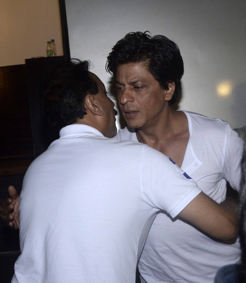 Baba Siddique Invites Shahrukh And Salman Khan To Iftar Dinner - Photos ...