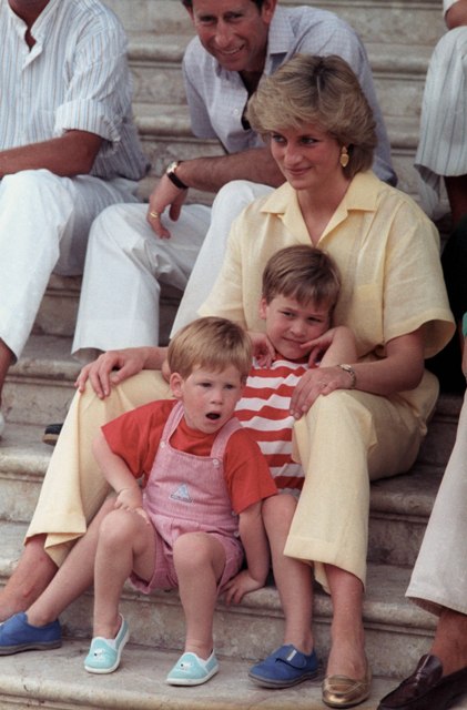 Family Moments of Princess Diana as a Mother - Photos,Images,Gallery ...