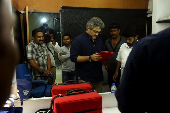Ajith Kumar Photography working Stills Ajith working Stills with Sivabalan,Ajith working Stills,thala ajith,ajith and Sivabalan,ajith and Sivabalan working stills,ajith and Sivabalan working pics,actor Ajith,Ajith kumar,Ajith Kumar Photography,Ajith Kumar Photography pics,Ajith Kumar Photograp