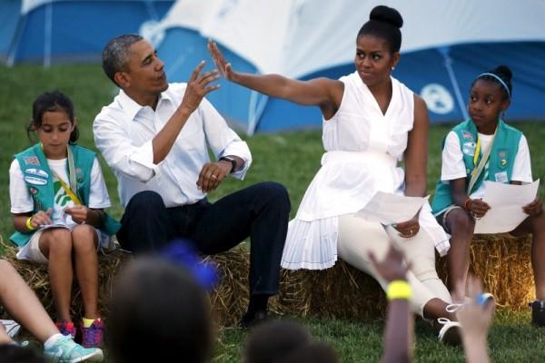 Barack Obama camp out with Girl Scouts on White House lawn - Photos ...