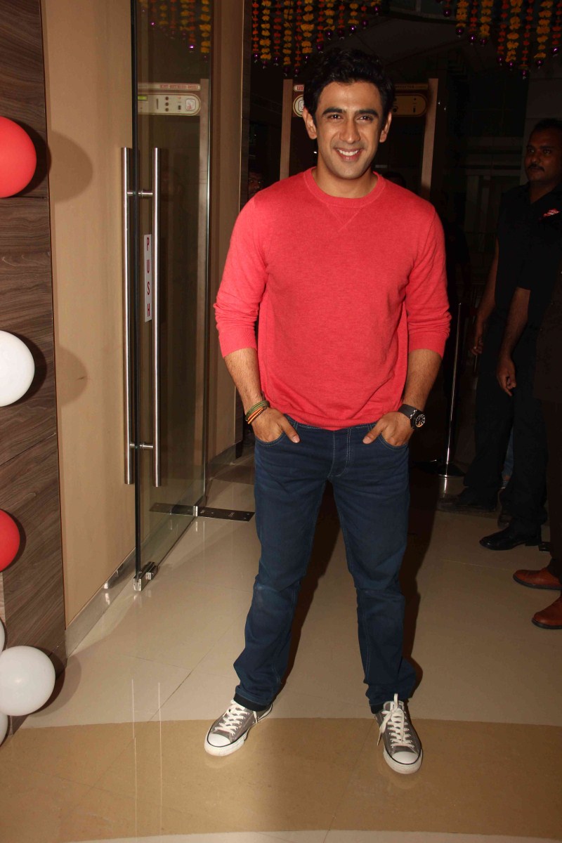 Amit Sadh at Carnival Cinemas launches multiplex in Oshiwara Mumbai Carnival Cinemas,Carnival Cinemas launches multiplex in Durgapur City Centre,Amit Sadh,Aditi Rao Hydari,Amit Sadh and Aditi Rao Hydari,multiplex Cinemas,multiplex theatre,Durgapur City Centre