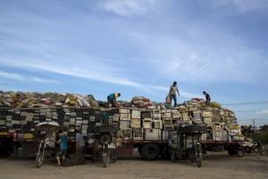 Electronics Waste Dump,World's Largest Electronics Waste Dump,Largest Electronics Waste Dump,Global E-Waste Dumping,Waste Dumping,electronic waste dump,Guangdong