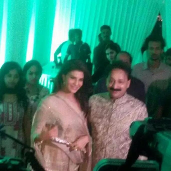 Jacqueline Fernandez at Baba Siddique's Iftaar party Salman Khan at Baba Siddique's Iftaar party,Baba Siddique's Iftaar party,Salman Khan,Jacqueline Fernandez at Baba Siddique's Iftaar party,Jacqueline Fernandez,Varun Dhawan at Baba Siddique's Iftaar party,Varun Dhawan,Baba Siddique's Iftaar party 2015,Baba