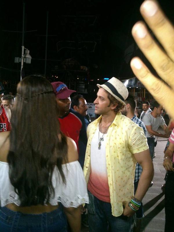 Hrithik Roshan and Sonam Kapoor shoot romantic song 'Dheere Dheere Se' in Turkey Hrithik Roshan and Sonam Kapoor,Mohenjo Daro,Dheere Dheere Se,Hrithik Roshan and Sonam Kapoor in Turkey,Hrithik Roshan and Sonam Kapoor song Dheere Dheere Se,Dheere Dheere Se in Turkey,Hrithik Roshan,Sonam Kapoor