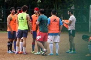 Ranbir Kapoor,Arjun Kapoor,Ranbir Kapoor snapped Playing Football at Khar,Arjun Kapoor snapped Playing Football at Khar,Ranbir Kapoor Playing Football,Arjun Kapoor Playing Football,Ranbir Kapoor and Arjun Kapoor