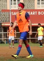 Ranbir Kapoor,Arjun Kapoor,Ranbir Kapoor snapped Playing Football at Khar,Arjun Kapoor snapped Playing Football at Khar,Ranbir Kapoor Playing Football,Arjun Kapoor Playing Football,Ranbir Kapoor and Arjun Kapoor