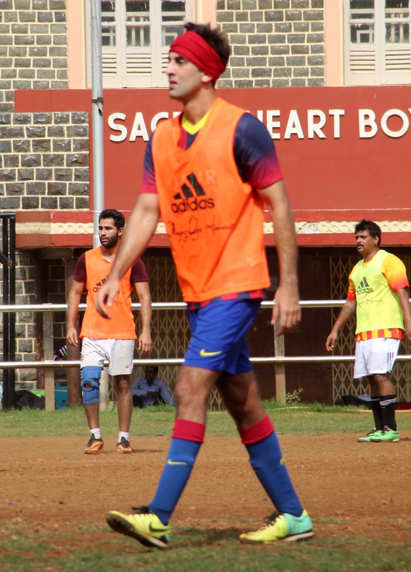 Ranbir Kapoor snapped Playing Football at Khar Ranbir Kapoor,Arjun Kapoor,Ranbir Kapoor snapped Playing Football at Khar,Arjun Kapoor snapped Playing Football at Khar,Ranbir Kapoor Playing Football,Arjun Kapoor Playing Football,Ranbir Kapoor and Arjun Kapoor