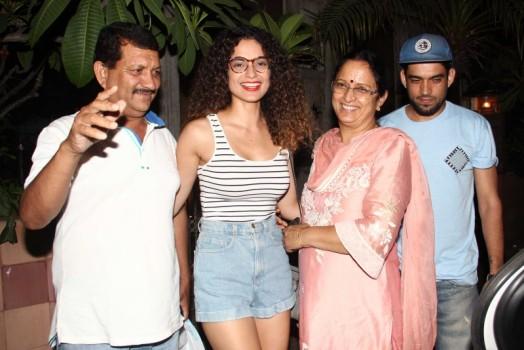 Kangana Ranaut with her Family Spotted at Bandra