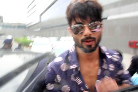 Sahid Kapoor snapped at Delhi Airport