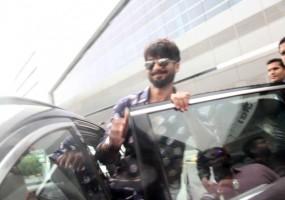 Sahid Kapoor wedding,Sahid Kapoor snapped at Delhi Airport,Actor Sahid Kapoor,Sahid Kapoor and Mira Rajput,Sahid Kapoor and Mira Rajput wedding,Sahid Kapoor and Mira Rajput marriage,Sahid Kapoor pics,Sahid Kapoor images,Sahid Kapoor photos,Sahid Kapoor st