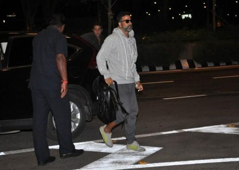 Akshay Kumar snapped at the airport
