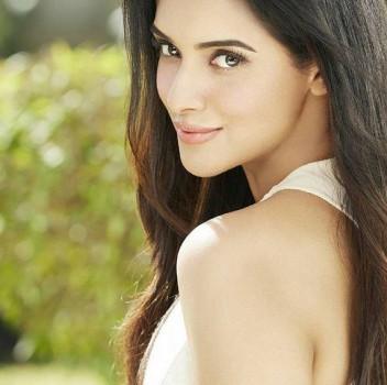 Asin Thottumkal Latest Picture