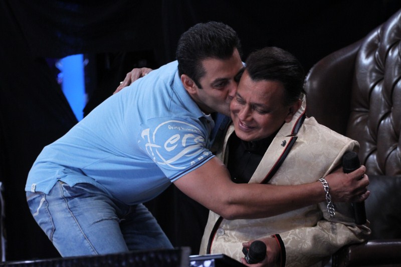 Salman Kisses Mithun on Zee TV's Dance India Dance season 5 Salman Khan,Salman Khan on Zee Tv's Dance India Dance Season 5,Dance India Dance Season 5,Dance India Dance,actor Salman Khan,Salman Khan pics,Salman Khan images,Salman Khan photos,Salman Khan stills,Salman Khan pictures,Bajrangi Bhaijaan