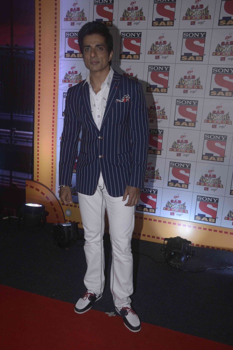 Sonu Sood at Sab Ke Anokhe Awards 2015 Sab Ke Anokhe Awards,Sab Ke Anokhe Awards 2015,Sab Ke Anokhe,Sab Ke Anokhe Awards pics,Sab Ke Anokhe Awards images,Sab Ke Anokhe Awards photos,Sab Ke Anokhe Awards stills,Sab Ke Anokhe Awards pictures,celebs at Sab Ke Anokhe Awards,Sushmita Sen,sonu sood