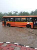 Heavy rains,Heavy rain IN Delhi,Heavy rains leads to waterlogging in Delhi,Delhi rains,Rain In Delhi,waterlogging delhi,traffic delhi