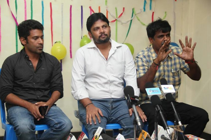 Puli Poster Leaks Issue Press Meet Puli Movie Press Meet,Puli Movie,Puli Press Meet,vijay,actror vijay,Chimbudevan,Puli Poster Leaks Issue Press Meet Stills,Puli Poster Leaks Issue
