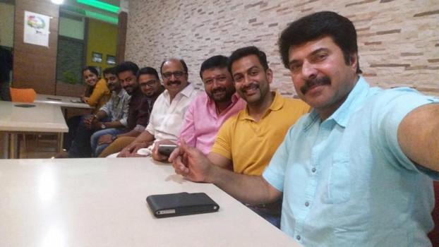 Mammootty, Prithviraj, Jayaram, Siddique, Jayasurya, Indrajith, Narein, Ananya