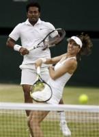 Leander Paes and Martina,Leander Paes and Martina wins Wimbledon Mixed Doubles Final,Wimbledon Mixed Doubles Final,Wimbledon 2015,Mixed Doubles Final,Leander Paes,Martina,Martina Hingis