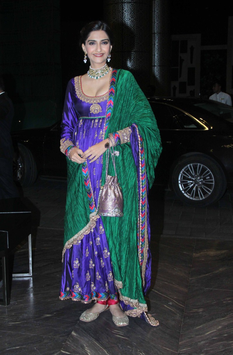 Sonam Kapoor at Shahid Kapoor Wedding Reception Sonam Kapoor at Shahid Kapoor Wedding Reception,Sonam Kapoor,actress Sonam Kapoor,Shahid Kapoor Wedding Reception,Shahid Kapoor Wedding Reception pics,Shahid Kapoor Wedding Reception images,Shahid Kapoor Wedding Reception photos,Shahid Kapoor Wedding Rece