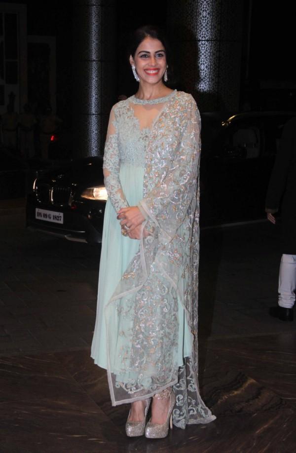 Genelia D'Souza at Shahid Kapoor Wedding Reception - Photos,Images