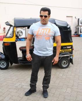 Salman Khan snapped at Mehboob Studio
