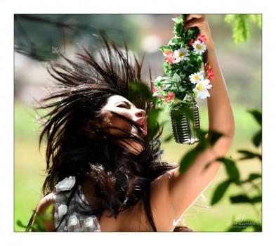 Ajith Kumar turned Photographers for Shruti Haasan