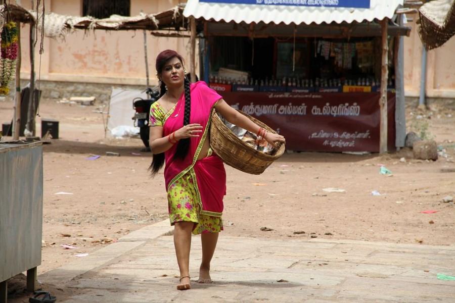 Sivappu Manithargal Movie Stills Sivappu Manithargal,tamil movie Sivappu Manithargal,Sivappu Manithargal movie stills,Sonia Hayden,actress Sonia Hayden,Sonia Hayden pics,Sonia Hayden images