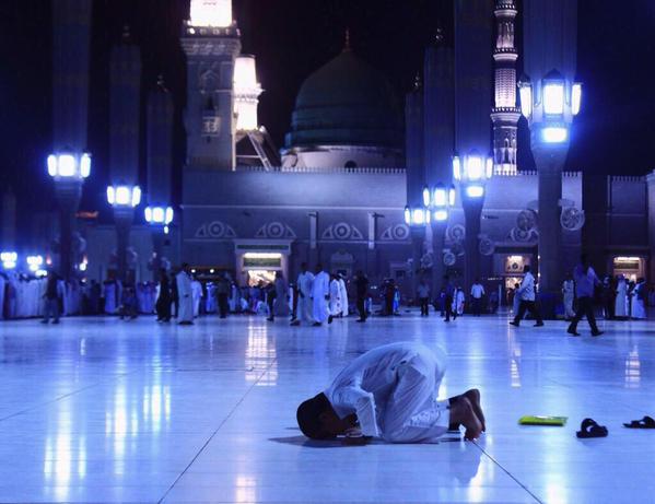 Mecca: Midnight Prayers for Lailat Al Qadr from the Holy Cities Mecca Live,Lailat Al Qadr,Prophet Mohammad,Mecca Live pics,Mecca Live images,Mecca Live photos,Mecca Live stills,Mecca Live pictures,Mecca Live gallery,Mecca Live prayer,Holy Quran
