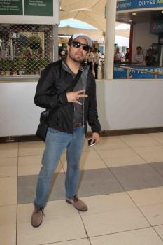 Mika Singh snapped at Mumbai Airport