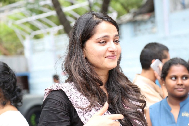 Actress Anushka Shetty at Baahubali Success Meet Anushka Shetty,actress Anushka Shetty,Anushka Shetty at Baahubali Success Meet,Baahubali Success Meet,Baahubali,Anushka Shetty Latest Pics,Anushka Shetty Latest images,Anushka Shetty Latest photos,Anushka Shetty Latest stills,Anushka Shetty Latest picture