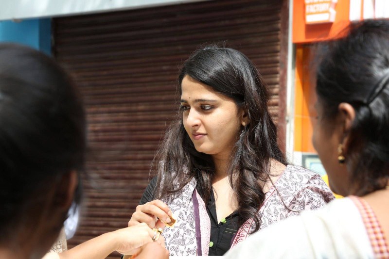 Anushka Shetty at Baahubali Success Meet Anushka Shetty,actress Anushka Shetty,Anushka Shetty at Baahubali Success Meet,Baahubali Success Meet,Baahubali,Anushka Shetty Latest Pics,Anushka Shetty Latest images,Anushka Shetty Latest photos,Anushka Shetty Latest stills,Anushka Shetty Latest picture