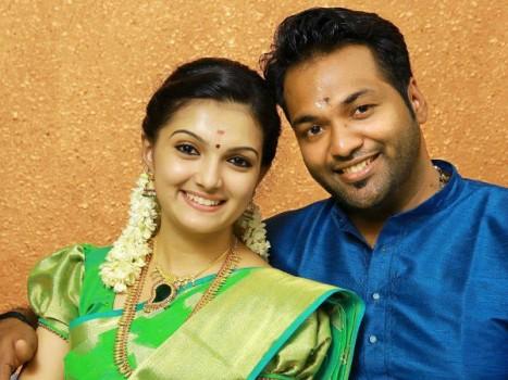 Saranya Mohan Engagement Picture