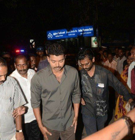 Ilayathalapathy Vijay pay homage to MS Viswanathan Ilayathalapathy Vijay pay homage to MS Viswanathan,Vijay pay homage to MS Viswanathan,Ilayathalapathy Vijay,actor vijay,MS Viswanathan