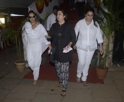 Gauri Khan at Subhash Dada's Prayer Meet