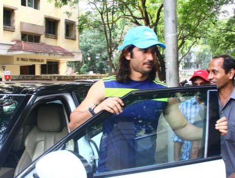 Sushant Singh Rajput snapped at Saif Ali Khan house