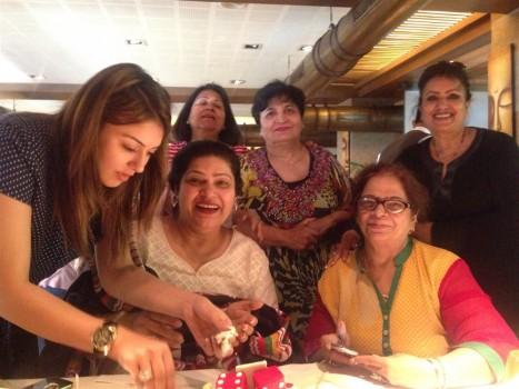 Hansika Motwani Surprise Party on her Mom Birthday