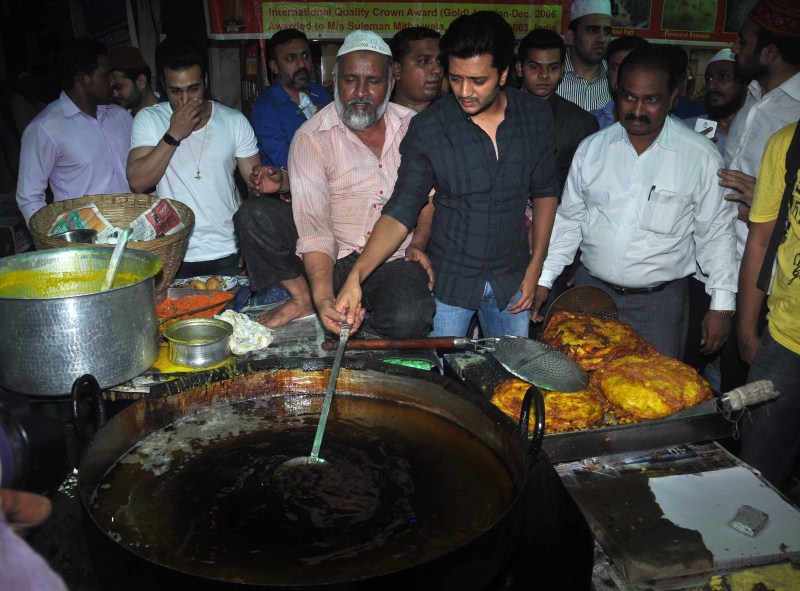 Pulkit Samrat, Riteish Deshmukh EID celebrations,Riteish Deshmukh,Pulkit Samrat,Bangistan Movie Promotion,Riteish Deshmukh and Pulkit Samrat,EID celebrations in Mumbai,Bangistan