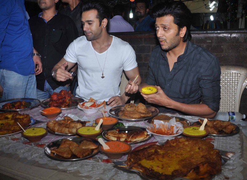 Pulkit Samrat and Riteish Deshmukh EID celebrations,Riteish Deshmukh,Pulkit Samrat,Bangistan Movie Promotion,Riteish Deshmukh and Pulkit Samrat,EID celebrations in Mumbai,Bangistan