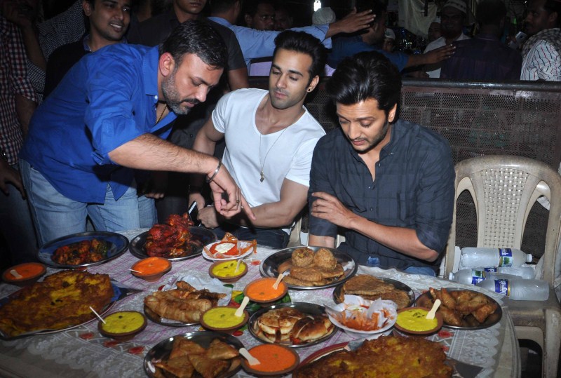 Actor Pulkit Samrat and Riteish Deshmukh EID celebrations,Riteish Deshmukh,Pulkit Samrat,Bangistan Movie Promotion,Riteish Deshmukh and Pulkit Samrat,EID celebrations in Mumbai,Bangistan