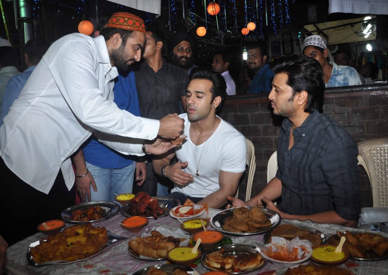 Pulkit Samrat and Riteish Deshmukh EID celebrations,Riteish Deshmukh,Pulkit Samrat,Bangistan Movie Promotion,Riteish Deshmukh and Pulkit Samrat,EID celebrations in Mumbai,Bangistan