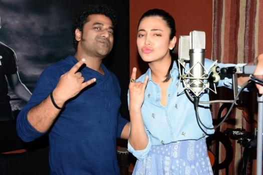 Shruti Hassan sings for Puli Movie