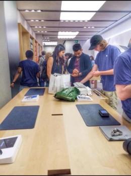 Anushka Sharma and Virat Kohli shopping in London