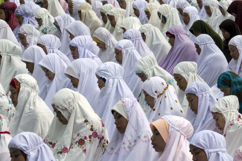 Millions of Muslims celebrate Eid Al-Fitr around the world. Eid Al-Fitr celebration,Eid Al-Fitr,eid al-fitr celebration photos,Eid al-Fitr 2015,Eid Al-Fitr celebration pics,Eid Al-Fitr celebration images,Eid Al-Fitr celebration photos,Eid Al-Fitr celebration stills,Eid Al-Fitr celebration picstures,ramadan celebra