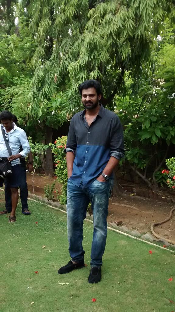 South Indian Actor Prabhas at Baahubali Success Meet. Prabhas at Baahubali Success Meet,Baahubali Success Meet,Baahubali Success Meet pics,Baahubali Success Meet images,Baahubali Success Meet photos,Baahubali Success Meet stills,Baahubali Success Meet pictures,Prabhas,actor Prabhas,Prabhas latest pics,Prabha
