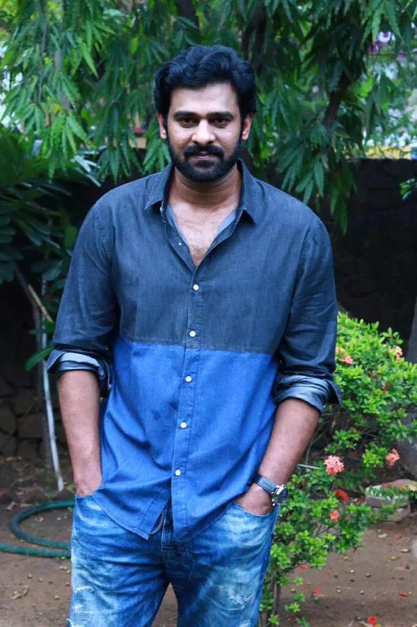 South Indian Actor Prabhas at Baahubali Success Meet. Prabhas at Baahubali Success Meet,Baahubali Success Meet,Baahubali Success Meet pics,Baahubali Success Meet images,Baahubali Success Meet photos,Baahubali Success Meet stills,Baahubali Success Meet pictures,Prabhas,actor Prabhas,Prabhas latest pics,Prabha