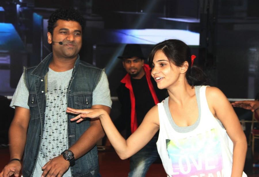Music Composer Devi Sri Prasad Rehearsals for Srimanthudu Audio Launch. Devi Sri Prasad,Devi Sri Prasad Rehearsals for Srimanthudu Audio Launch,Devi Sri Prasad at Srimanthudu Audio Launch,Srimanthudu Audio Launch,Srimanthudu Audio Launch pics,Srimanthudu Audio Launch images,Srimanthudu Audio Launch photos,Devi Sri Prasad late