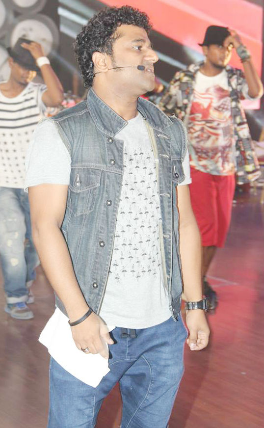 Music Composer Devi Sri Prasad Rehearsals for Srimanthudu Audio Launch. Devi Sri Prasad,Devi Sri Prasad Rehearsals for Srimanthudu Audio Launch,Devi Sri Prasad at Srimanthudu Audio Launch,Srimanthudu Audio Launch,Srimanthudu Audio Launch pics,Srimanthudu Audio Launch images,Srimanthudu Audio Launch photos,Devi Sri Prasad late