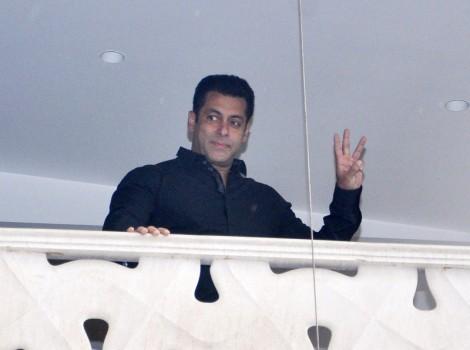 Bollywood Actor Salman Khan celebrates Eid-al-Fitr